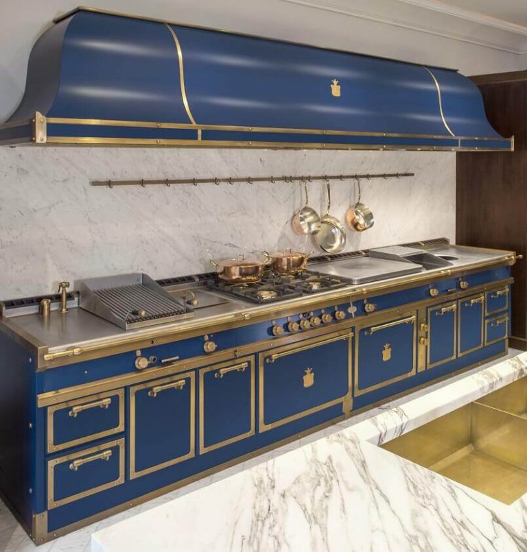 Blue Sapphire - Professional Restaurant Kitchen in Your Home | Archi ...